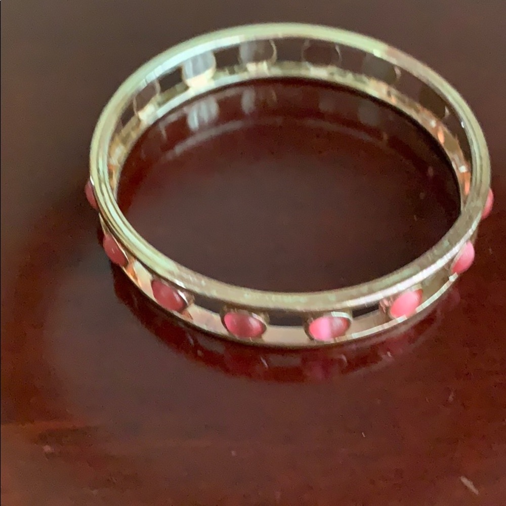 Bangle bracelet w/pink stones